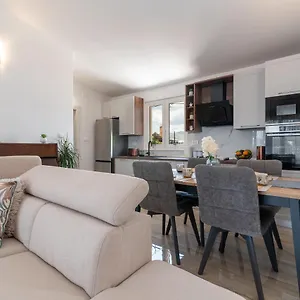 Amazing Sea View Apartment- Romantica Kaštel Štafilić